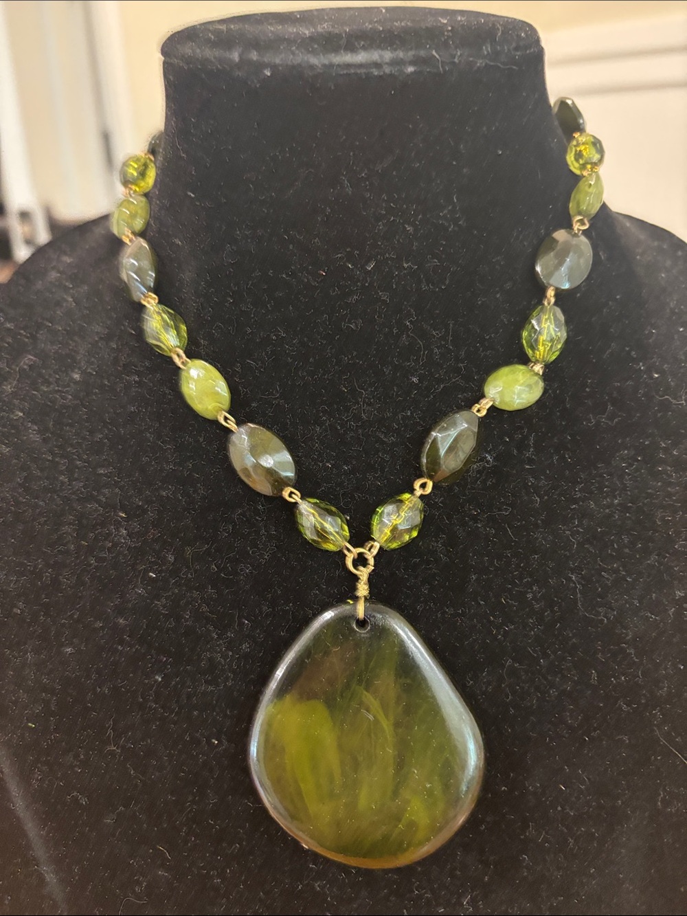 Green Teardrop Pendant Necklace - Women Jewelry